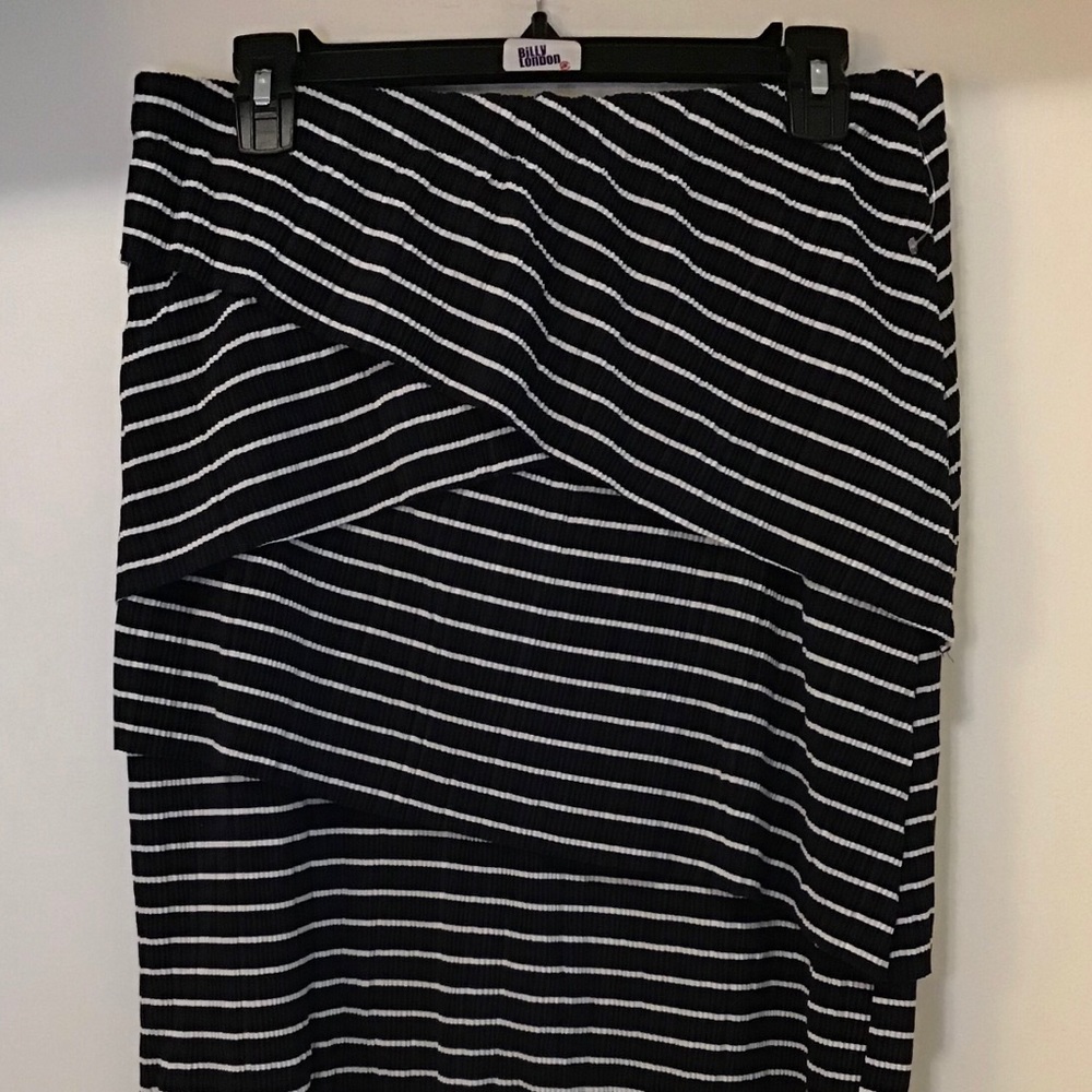 Striped layer skirt